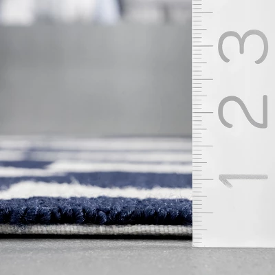 NuLOOM Hand Hooked Vivienne Indoor/ Outdoor Patio Area Rug - Image 2