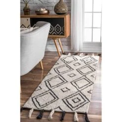 NuLOOM Lisha Moroccan Diamond Tassel Area Rug