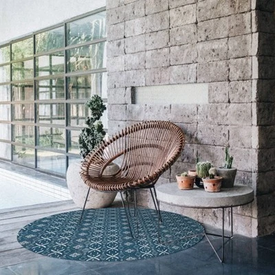 Tempaper 4' Mudcloth Round Indoor/Outdoor Vinyl Floor Rug - Image 4