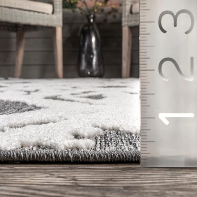 NuLOOM Blaire Textured Lattice Indoor/Outdoor Patio Area Rug - Image 4