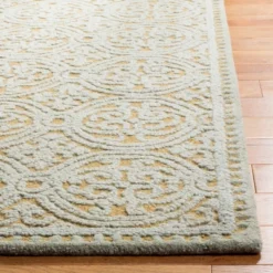 Stacy Medallion Tufted Accent Rug - Safavieh