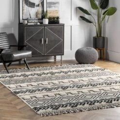 NuLOOM Zuri Shaggy Banded Area Rug