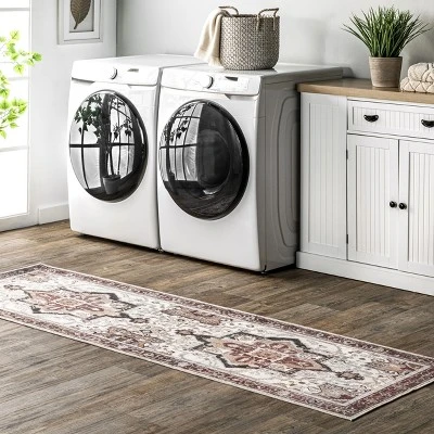 NuLOOM Miley Machine Washable Traditional Medallion Area Rug
