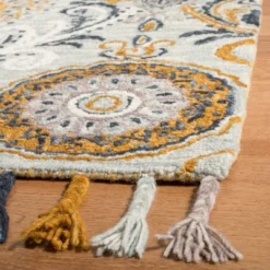 Rocio Medallion Hooked Rug - Safavieh
